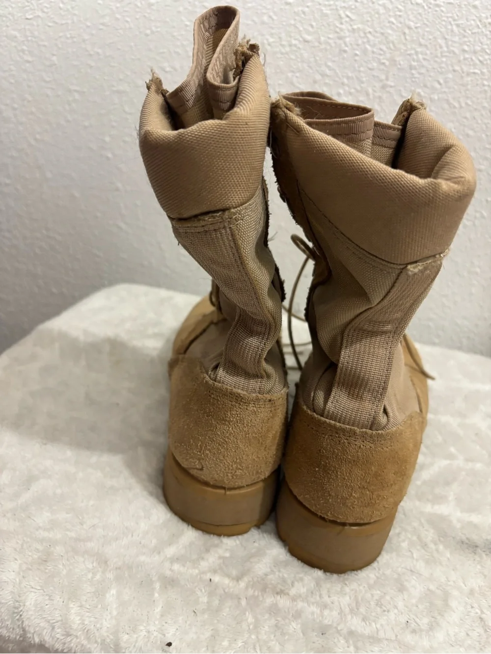 Vintage Tan Military Desert Combat Boots Vibram Sole Distressed Approx 8–8.5